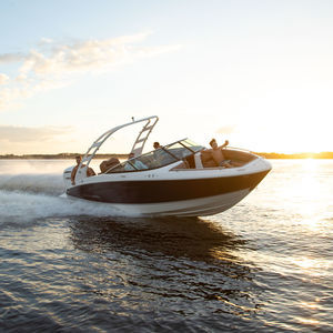 runabout hors-bord