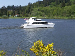 motor-yacht catamaran