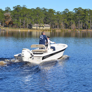 bay boat hors-bord 1