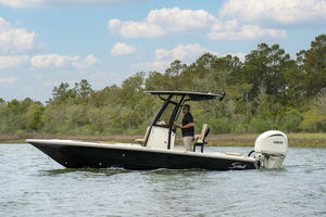 bay boat hors-bord