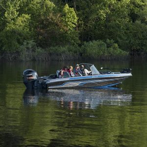 bass boat hors-bord