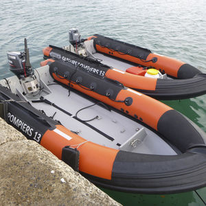 bateau de surveillance
