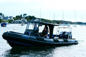 bateau de surveillance