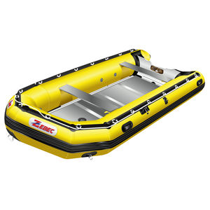 bateau pneumatique hors-bord