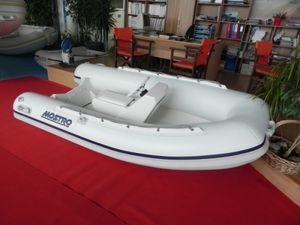 bateau pneumatique hors-bord 1