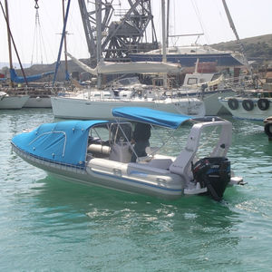 bateau pneumatique hors-bord 1