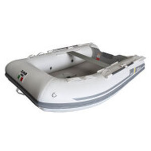 bateau pneumatique hors-bord