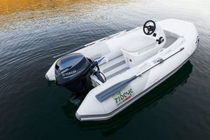 bateau pneumatique hors-bord 1