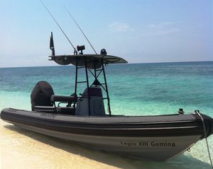 bateau de surveillance 1