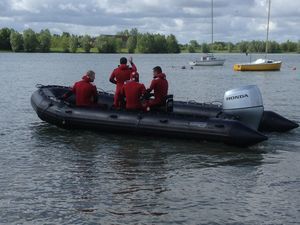 bateau de recherche et sauvetage 1