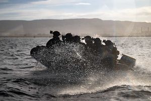 bateau de recherche et sauvetage 1