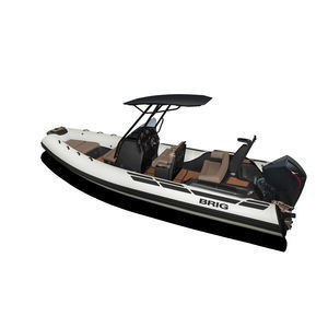 bateau pneumatique hors-bord