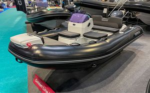 bateau pneumatique hors-bord 1