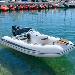 bateau pneumatique hors-bord 1