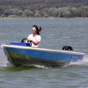 bateau de pêche polyvalent