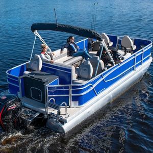 bateau ponton hors-bord