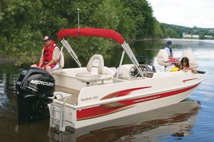 deck-boat hors-bord
