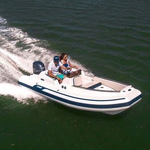 bateau pneumatique hors-bord 1