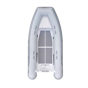 bateau pneumatique hors-bord