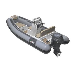 bateau pneumatique hors-bord