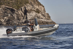 bateau pneumatique RIB