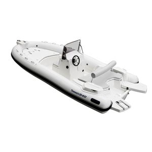 bateau pneumatique in-bord