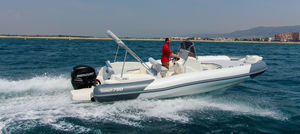 bateau pneumatique in-bord 1
