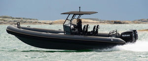 bateau pneumatique hors-bord 1