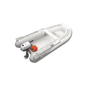 bateau pneumatique hors-bord 1