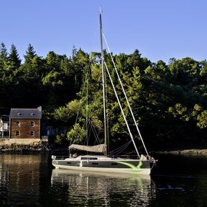 monocoque / de croisière / cockpit ouvert / en fibre de verre
