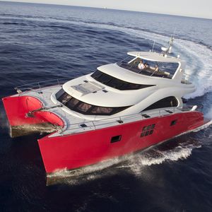motor-yacht catamaran à moteur / de croisière / rapide / à fly