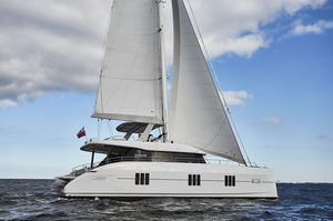 catamaran / de charter / cockpit ouvert / à fly