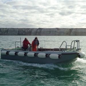 bateau de recherche océanographique