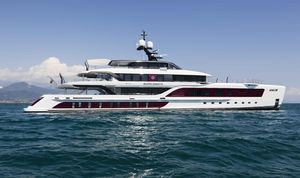mega-yacht de croisière / explorer / à fly fermé / avec héliport