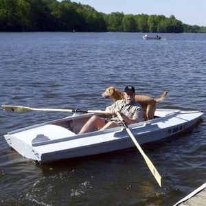 canot à rames de pêche