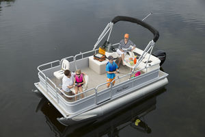 bateau ponton hors-bord 1