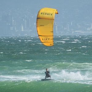 aile de kitesurf C-shape