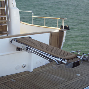 passerelle pour bateau