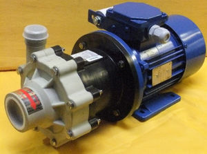 pompe pour bateau