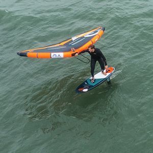 planche à voile de vagues 1