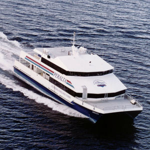 ferry à passagers catamaran 1