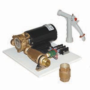 kit avec pompe à eau (pour nettoyage de pont de bateau)