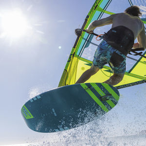 planche à voile de vagues