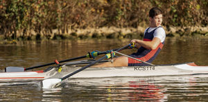 bateau d'aviron de course