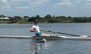 bateau d'aviron de course