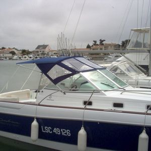 cabriolet pour bateau à moteur