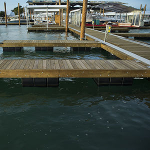 ponton flottant