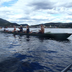 bateau d'aviron de course