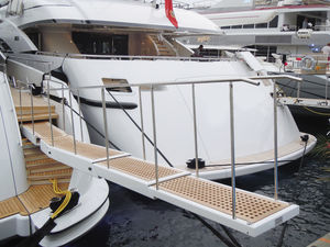 passerelle pour yacht / télescopique / pivotante / escamotable