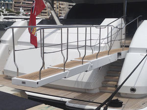 passerelle pour yacht